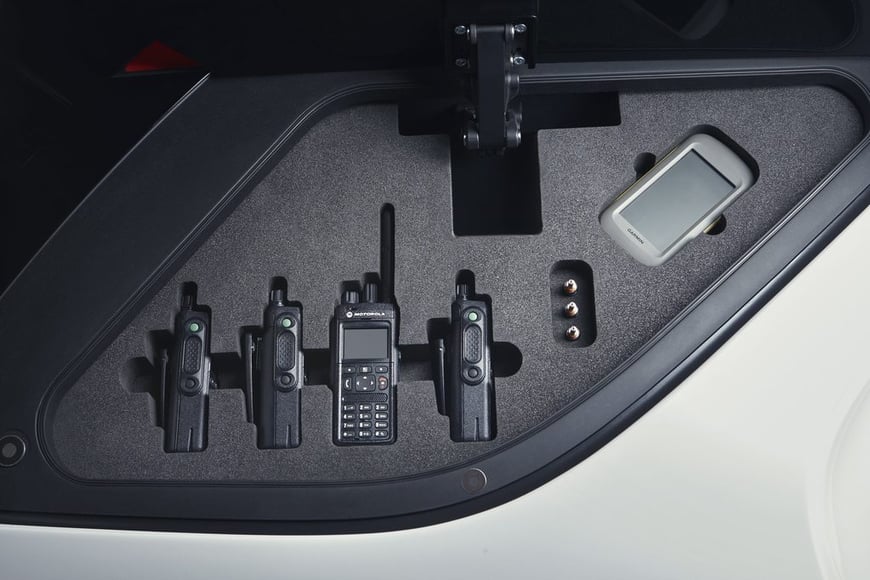 Land Rover Discovery for Red Cross (5)
