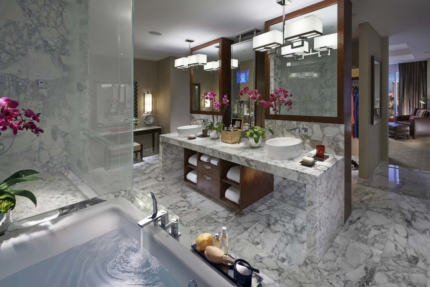 Dynasty Suite Bathroom