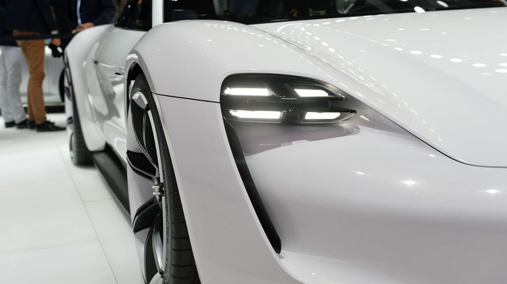07-porsche-mission-e-concept-frankfurt-1