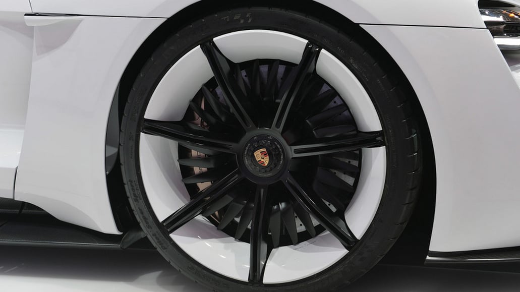 09-porsche-mission-e-concept-frankfurt-1