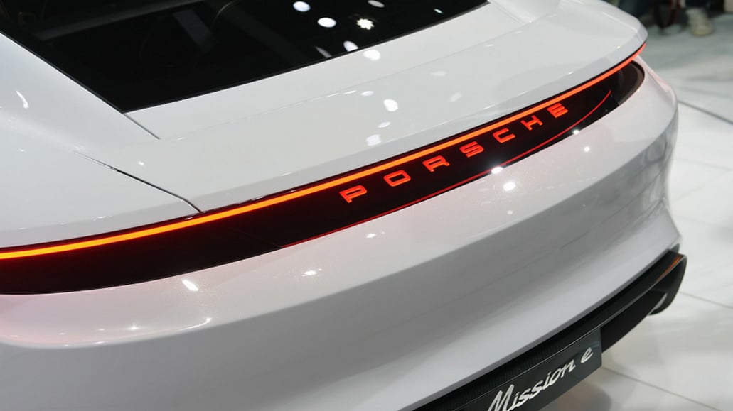 11-porsche-mission-e-concept-frankfurt-1