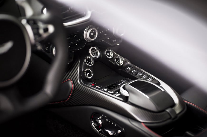 aston-martin-vantage-supercar (5)