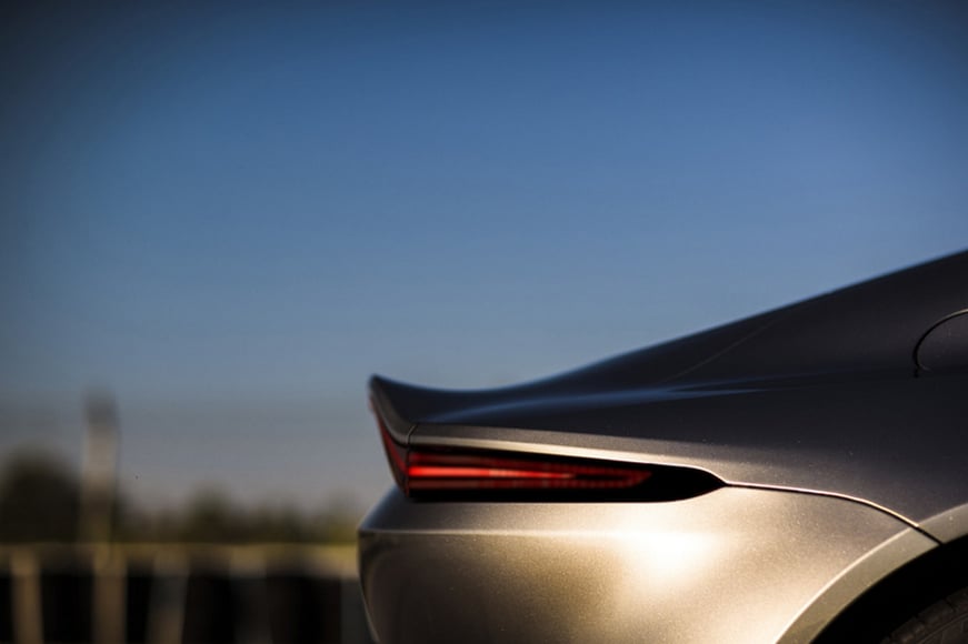 aston-martin-vantage-supercar (8)
