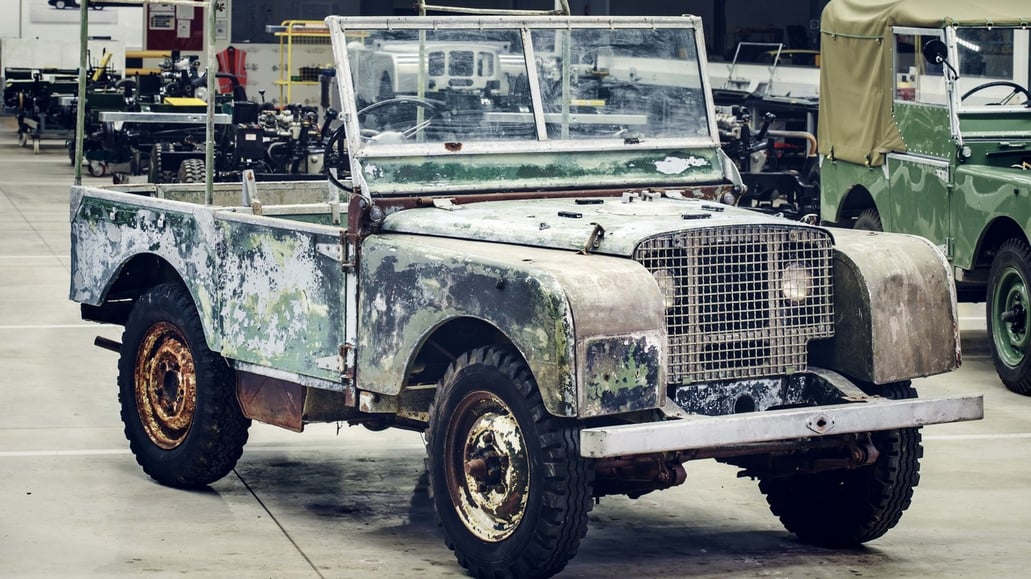 first Land Rover (1)