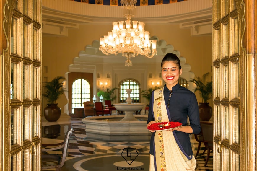 Traditional welcome at the lobby