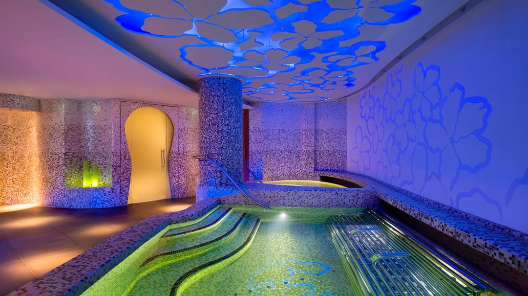 AWAY Spa Vitality Pool