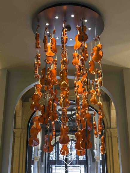 Conservatorium Hotel_Violins (1)