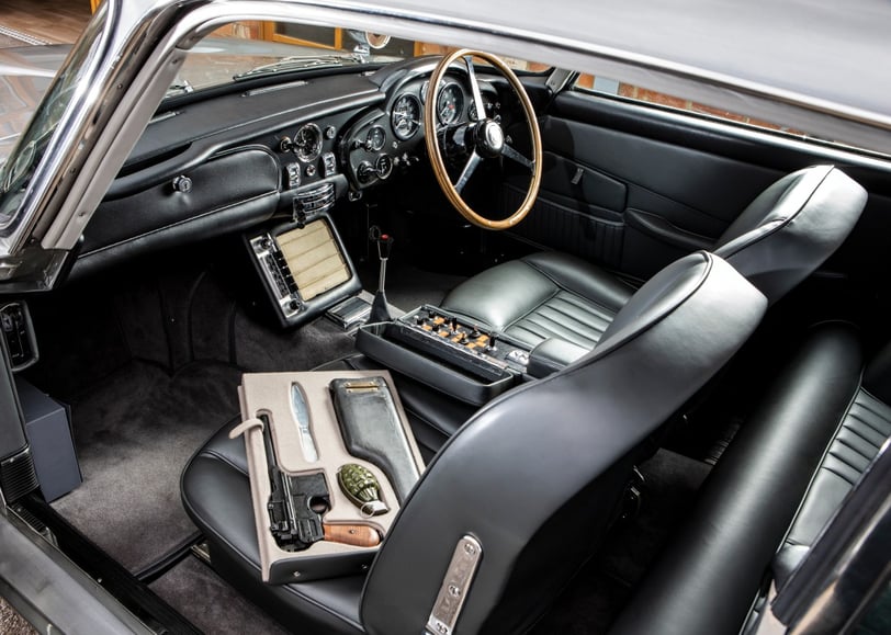 james-bonds-1965-aston-martin-db5-goldfinger-auction (4)