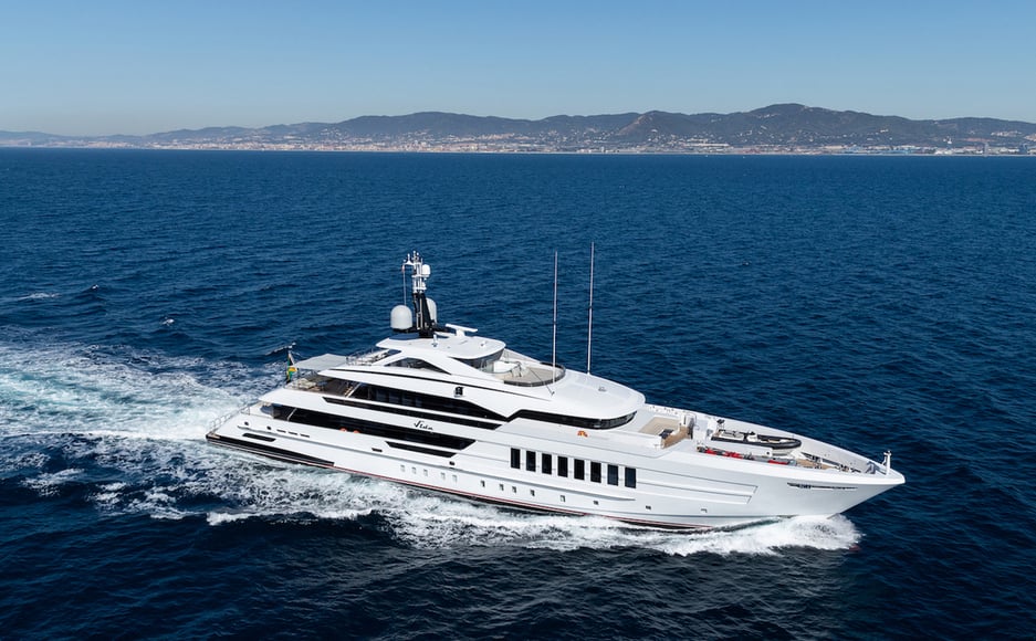 Vida superyacht (2)