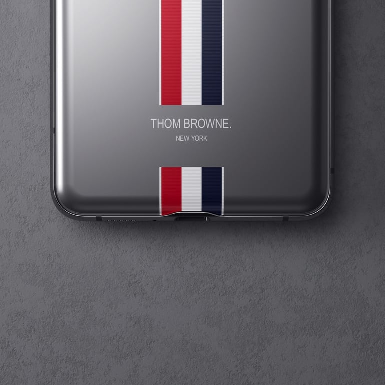Samsung Ropes Samsung ropes in Thom Browne for a special, striped, designer edition ...