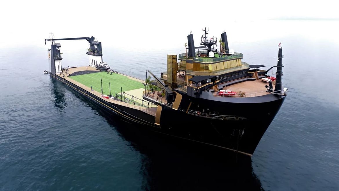 Complete with a tennis court, a botanical garden, and four