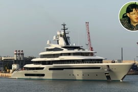 leviathan superyacht refueling