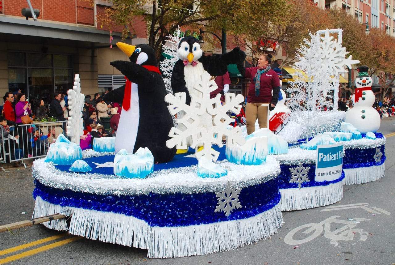 Thanksgiving Parade entertains thousands