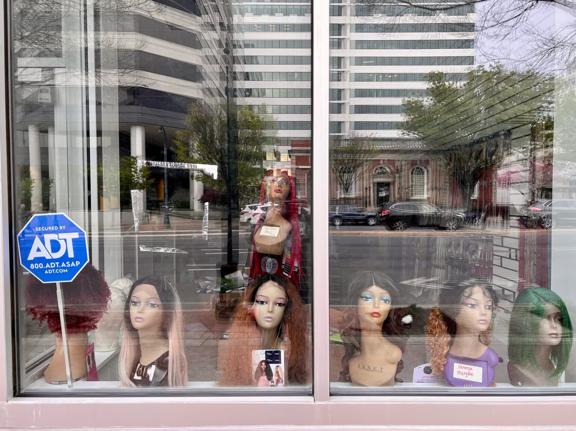 Beauty Supply Store Hiring, Preparing to Open on Avenue