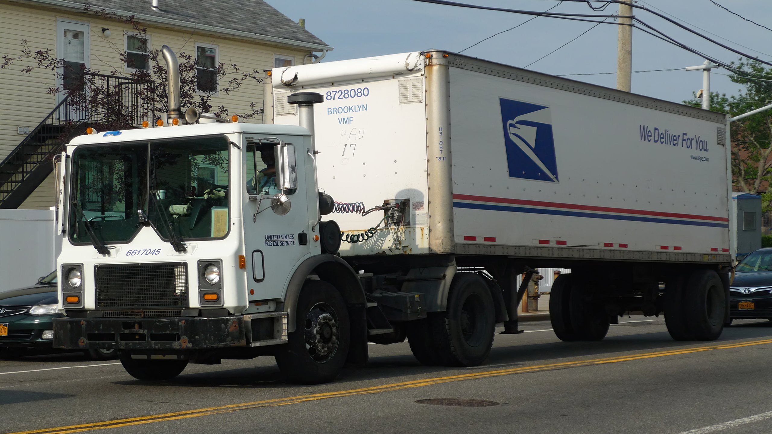 Mail Truck Driver Receives Highest Award From National Safety Council