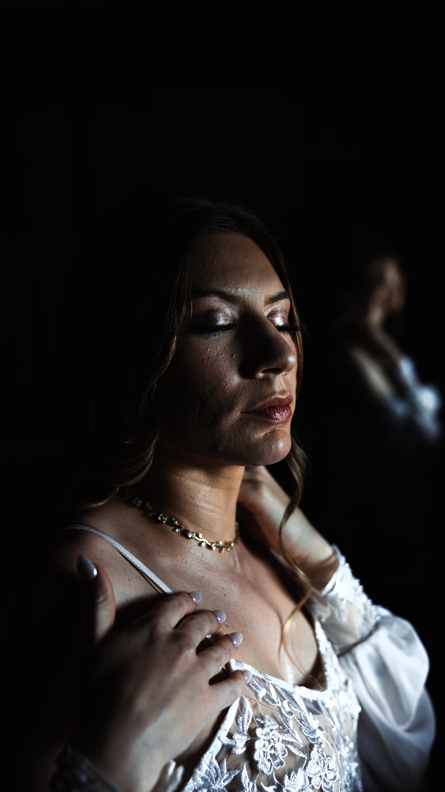 Raina & William Bertrand: Getting ready with Raina.