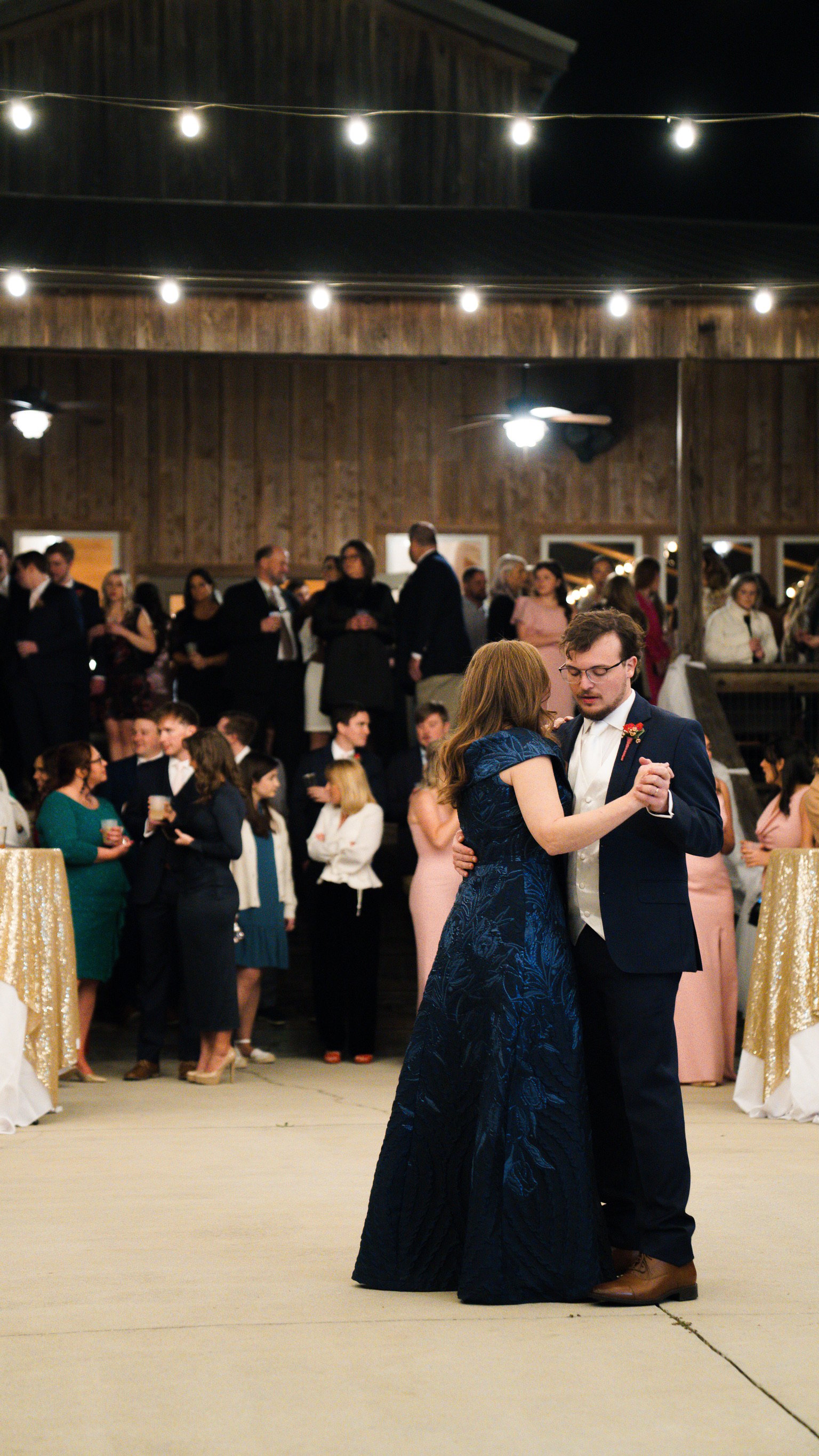 Claudia & Garrett Faulkner: The first dances and reception.