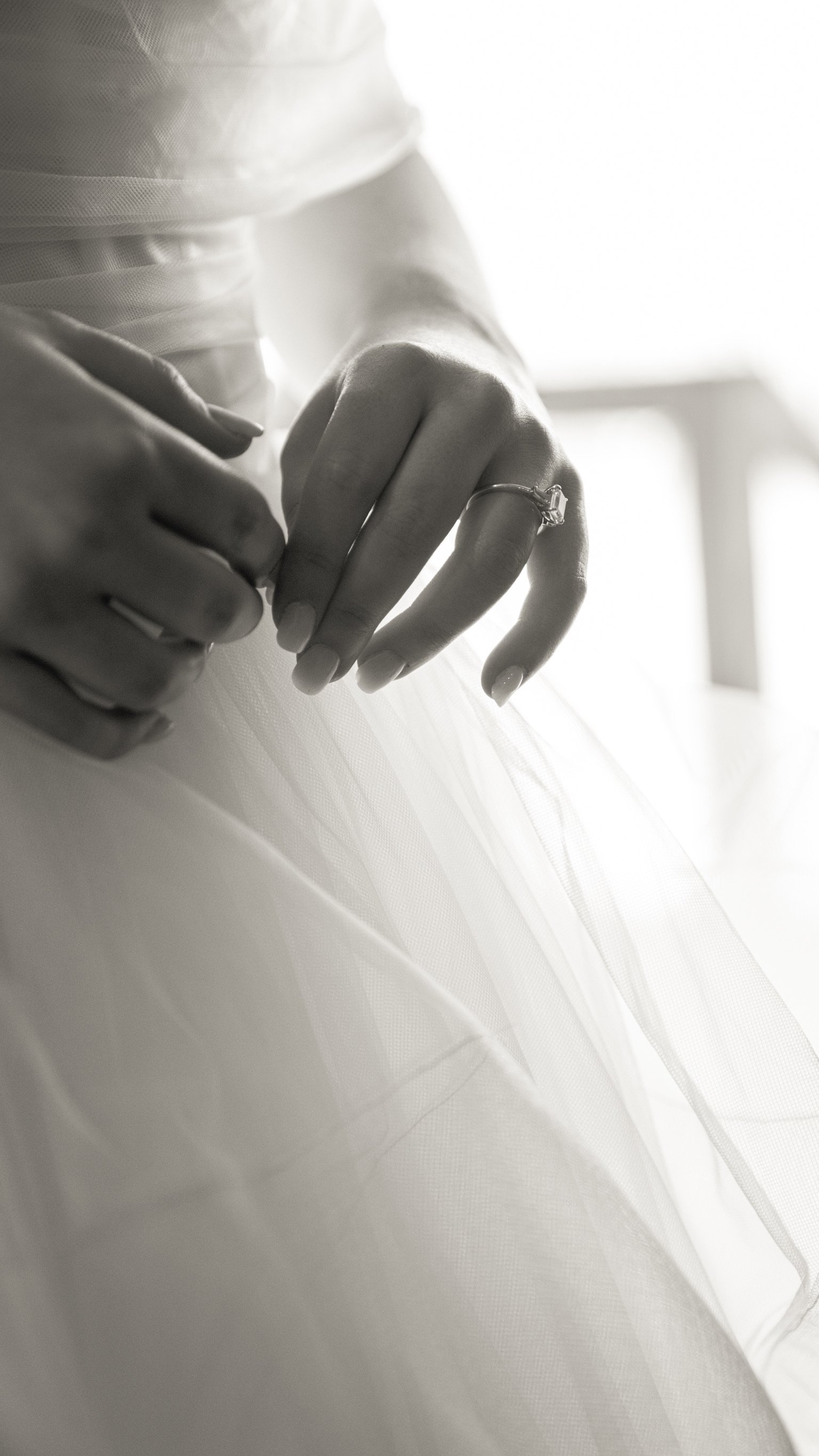 Claudia & Garrett Faulkner: The dress, flowers and wedding details.