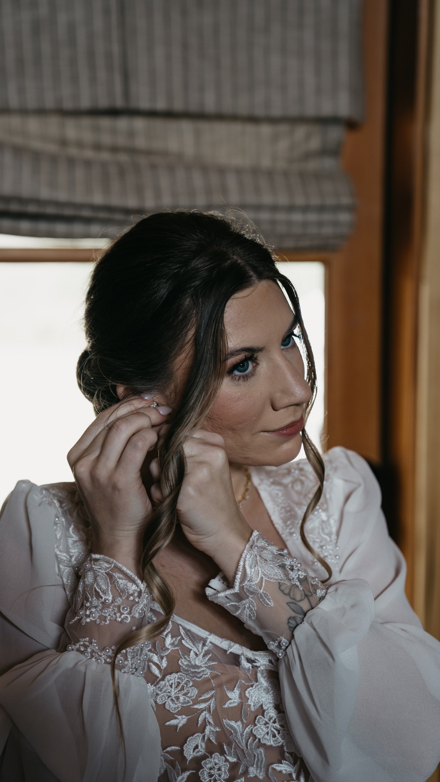 Raina & William Bertrand: Getting ready with Raina.