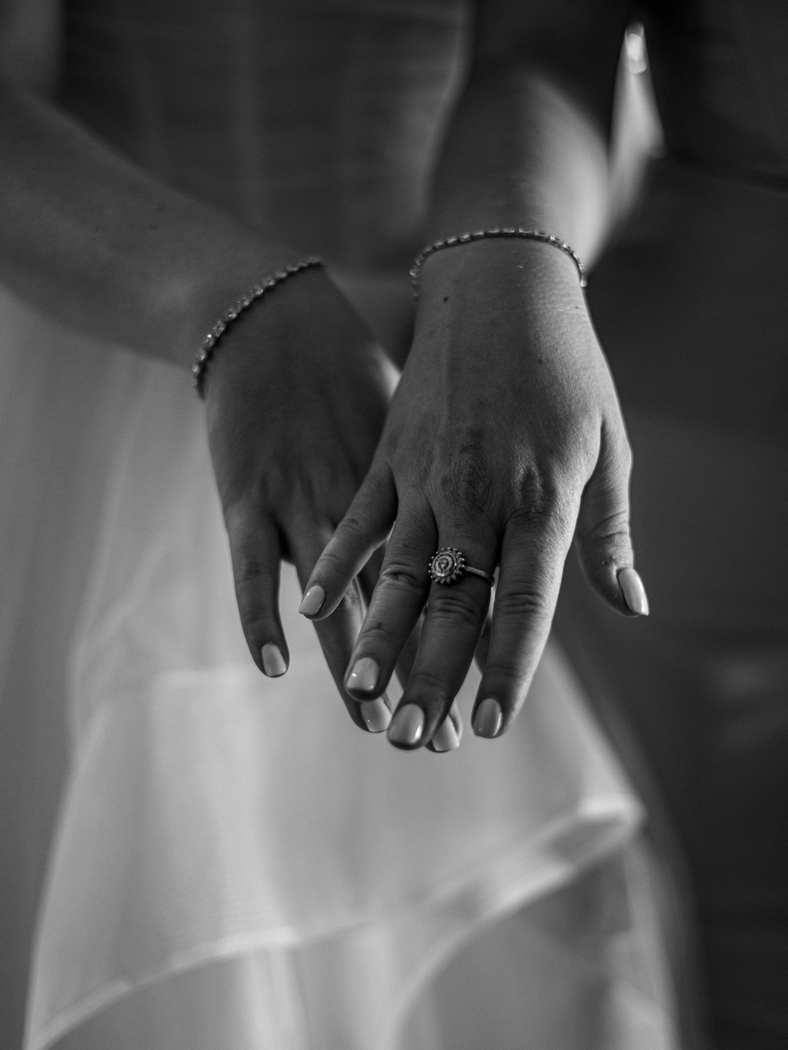 Claudia & Garrett Faulkner: The dress, flowers and wedding details.
