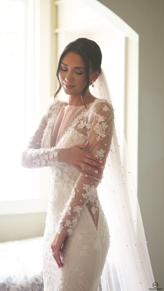 Julia & Luke Dorty: Julia’s bridal portraits.