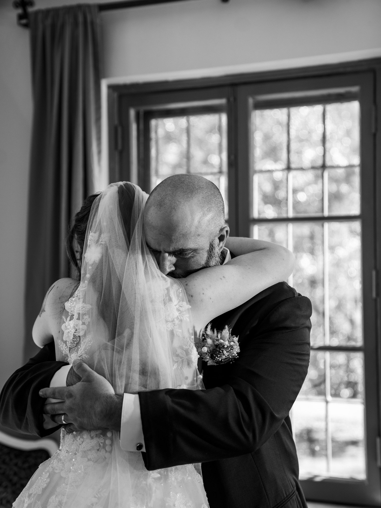 Cassidy & Jeffrey Glass: The first look photographs.