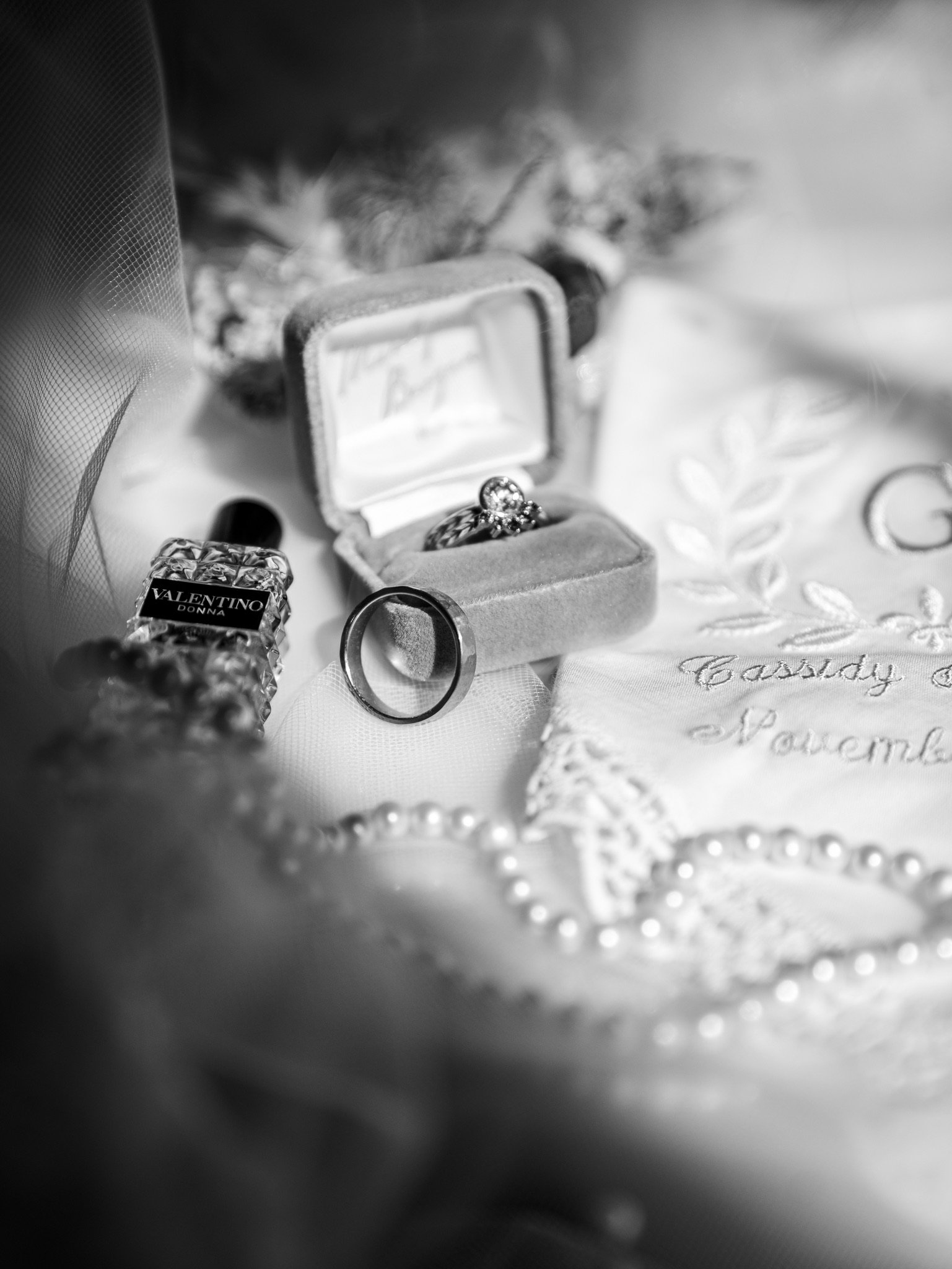 Cassidy & Jeffrey Glass: The dress and wedding details.