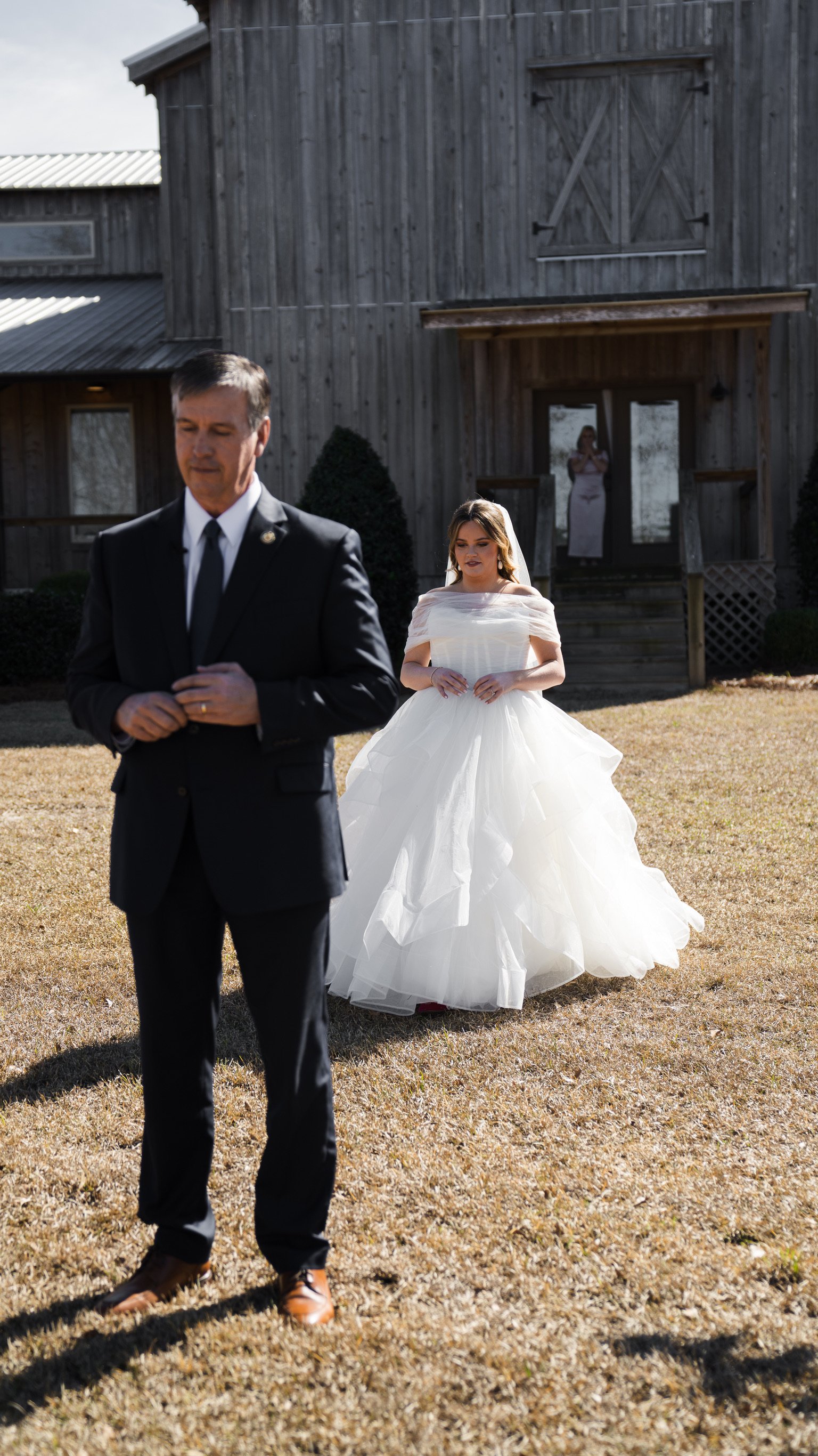 Claudia & Garrett Faulkner: The first look photographs.