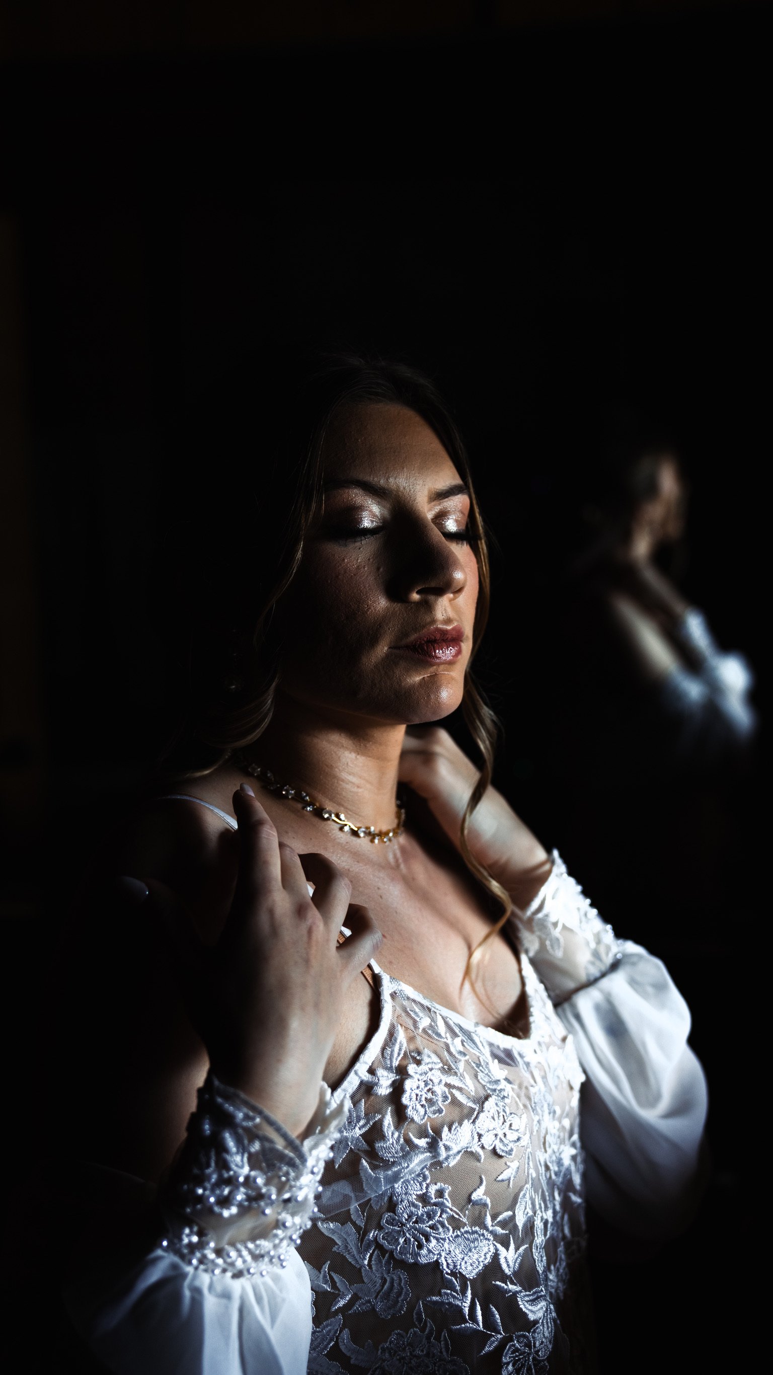 Raina & William Bertrand: Getting ready with Raina.