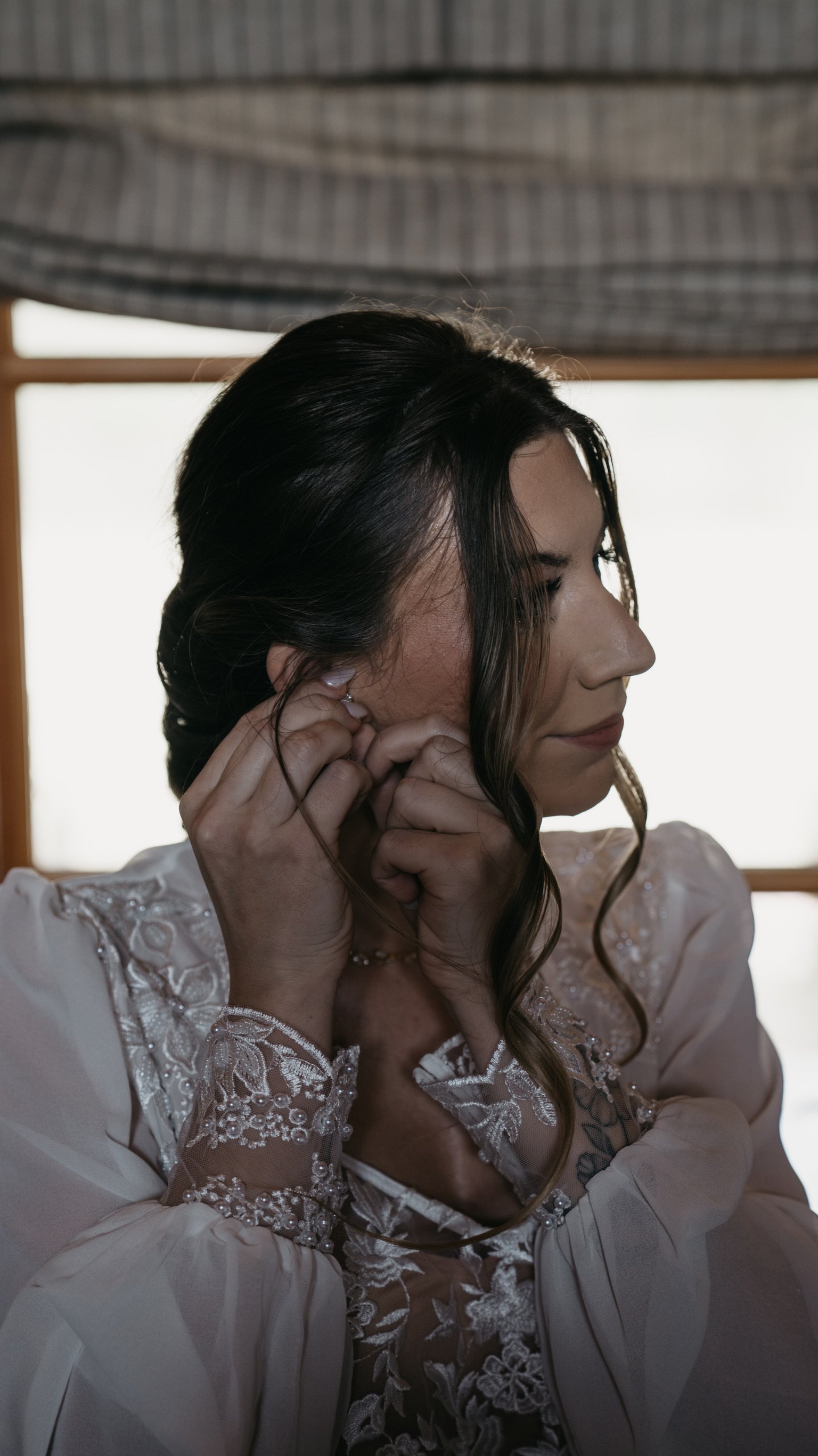 Raina & William Bertrand: Getting ready with Raina.