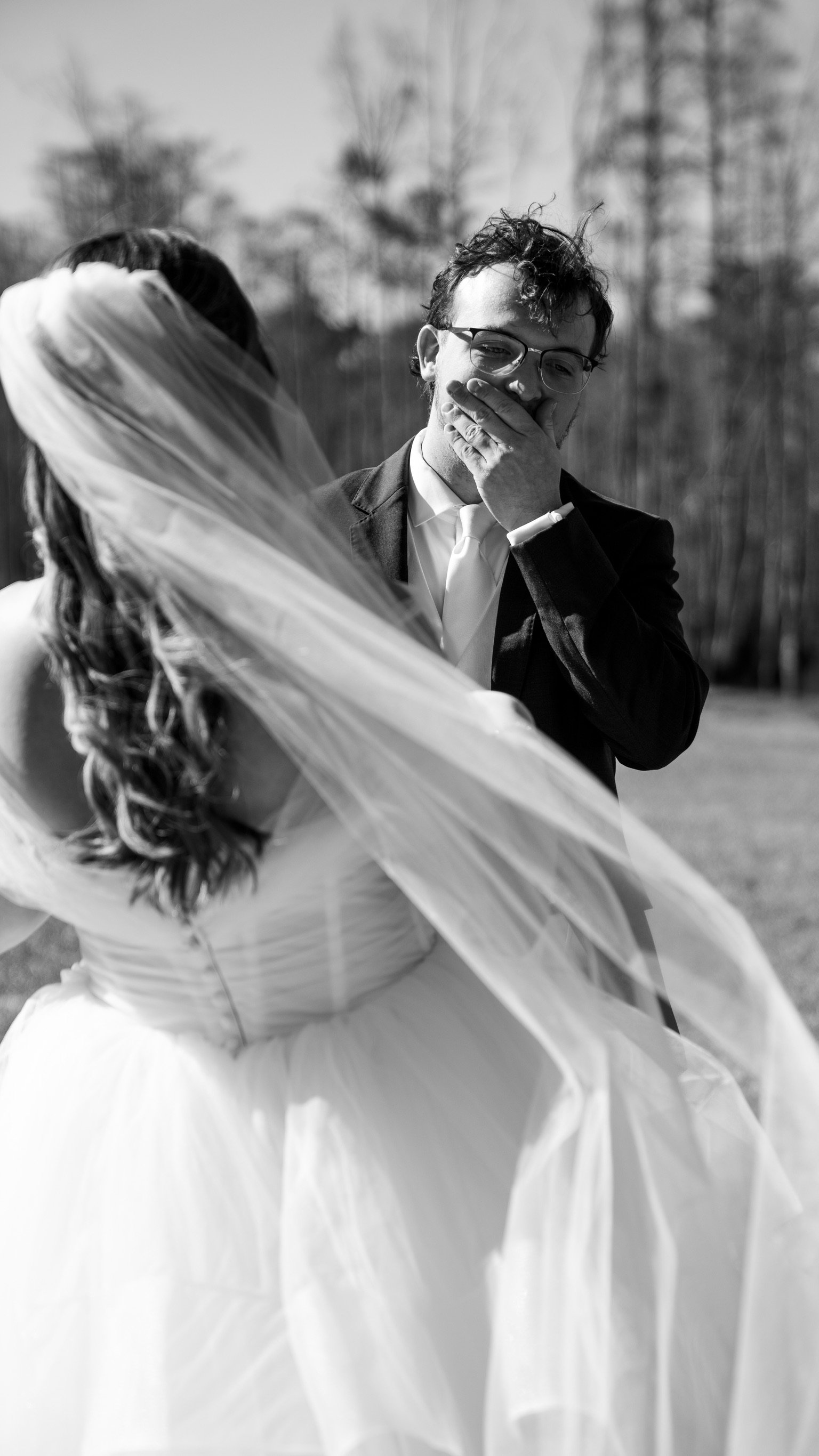 Claudia & Garrett Faulkner: The first look photographs.