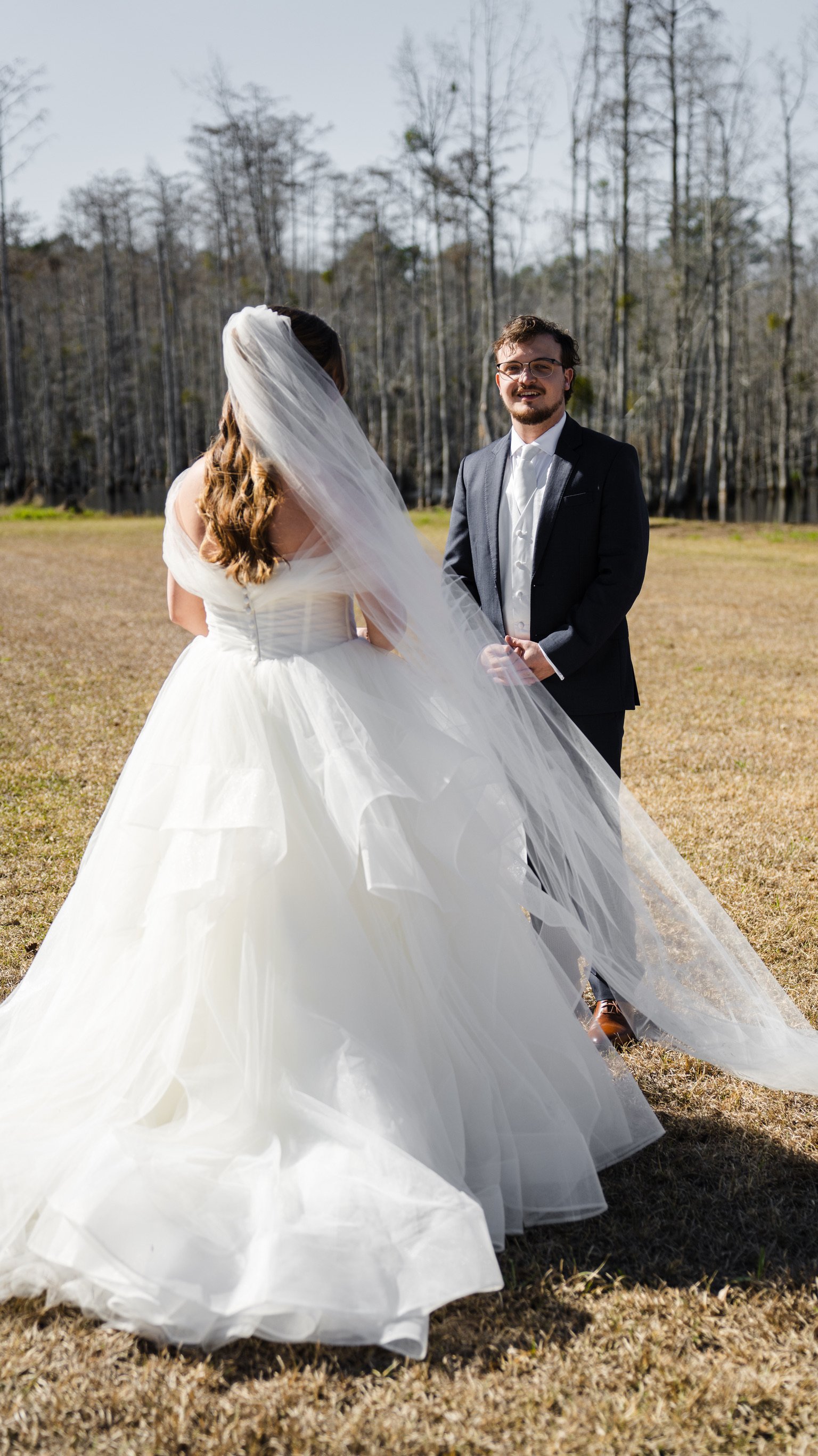 Claudia & Garrett Faulkner: The first look photographs.