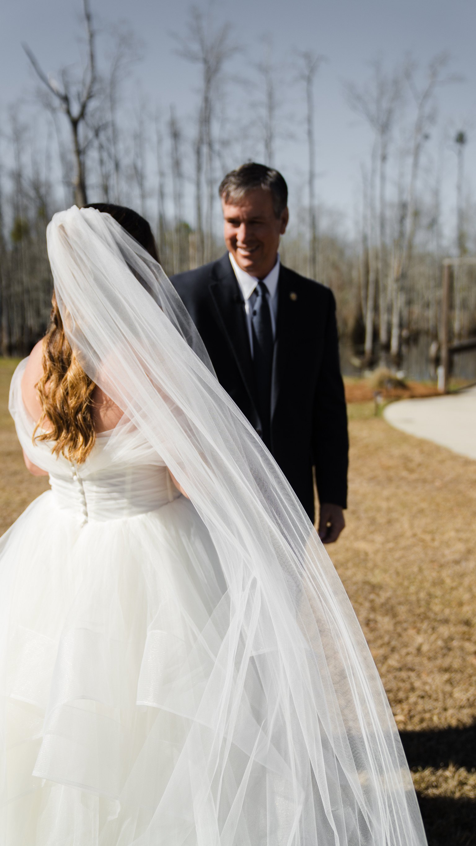 Claudia & Garrett Faulkner: The first look photographs.