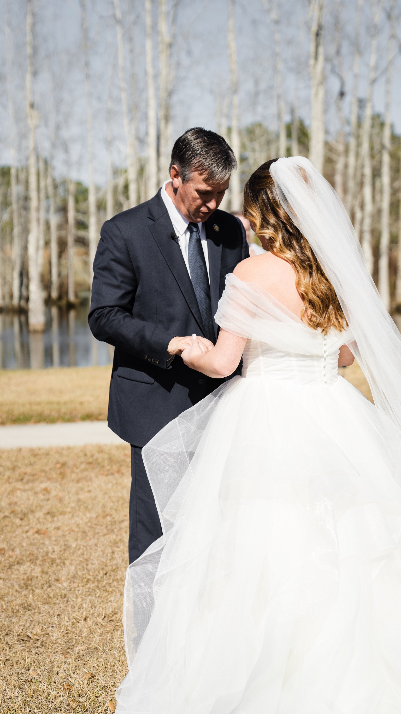Claudia & Garrett Faulkner: The first look photographs.