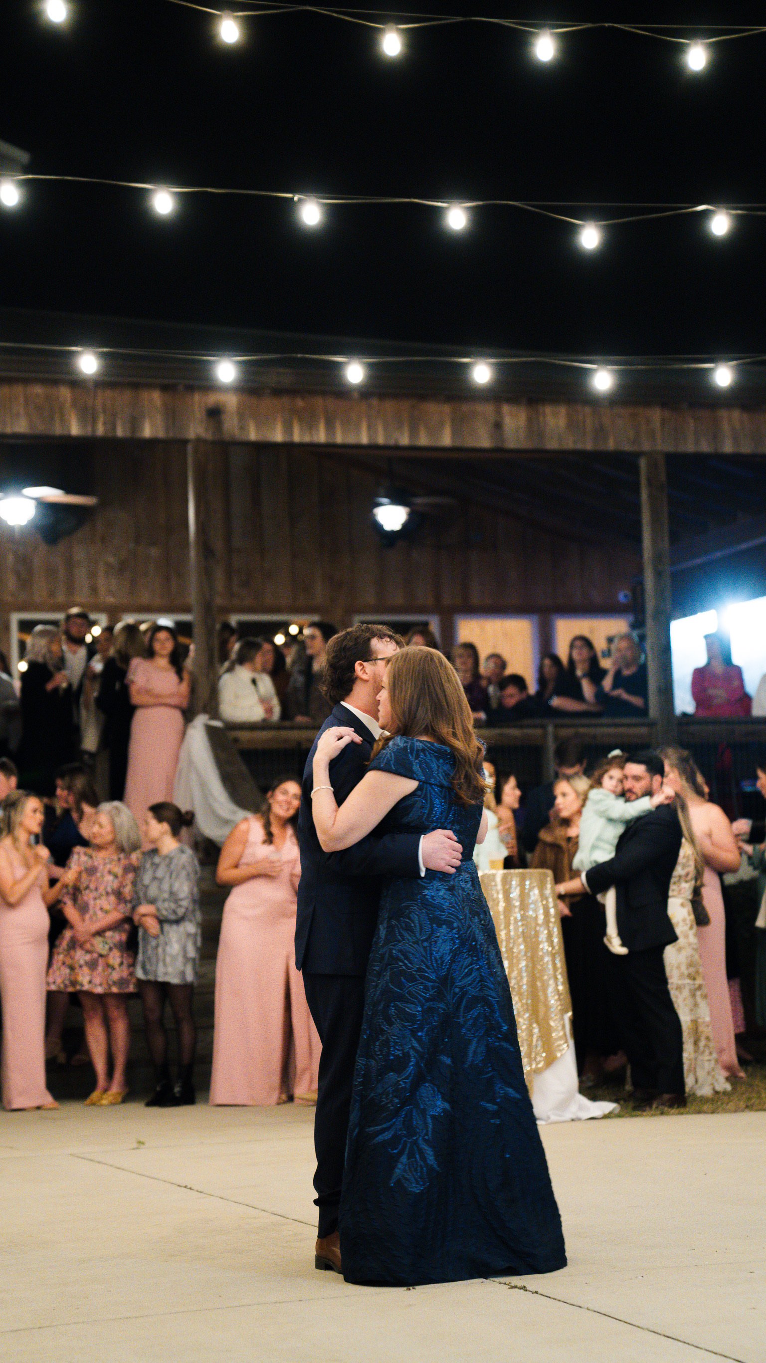Claudia & Garrett Faulkner: The first dances and reception.