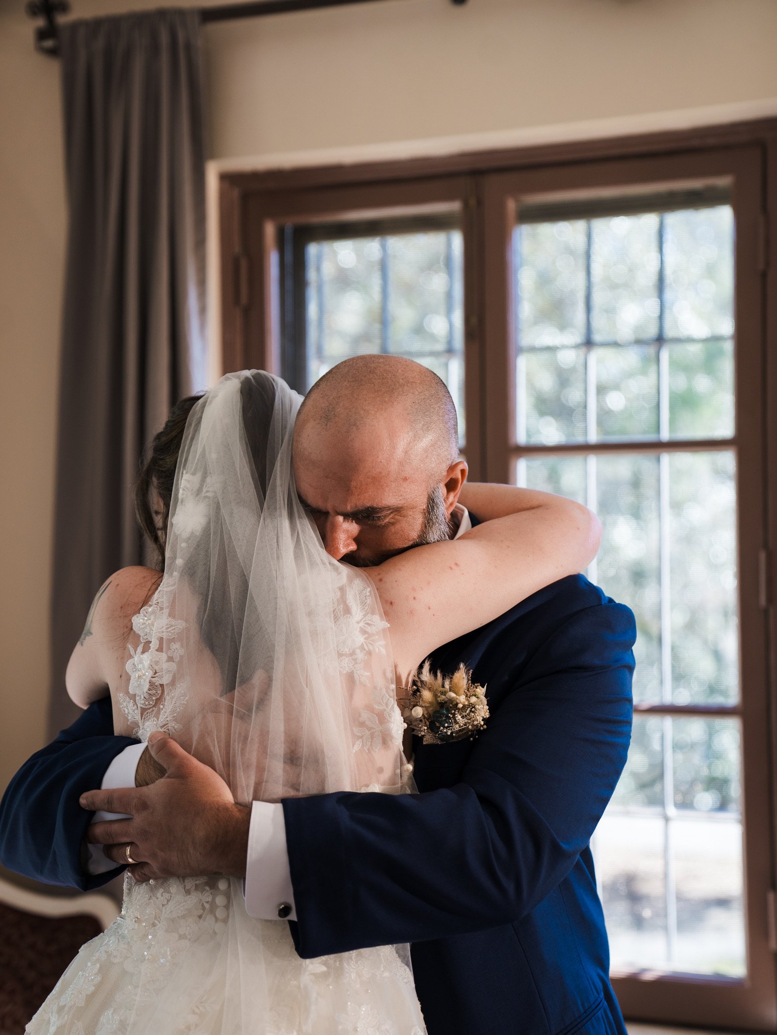 Cassidy & Jeffrey Glass: The first look photographs.