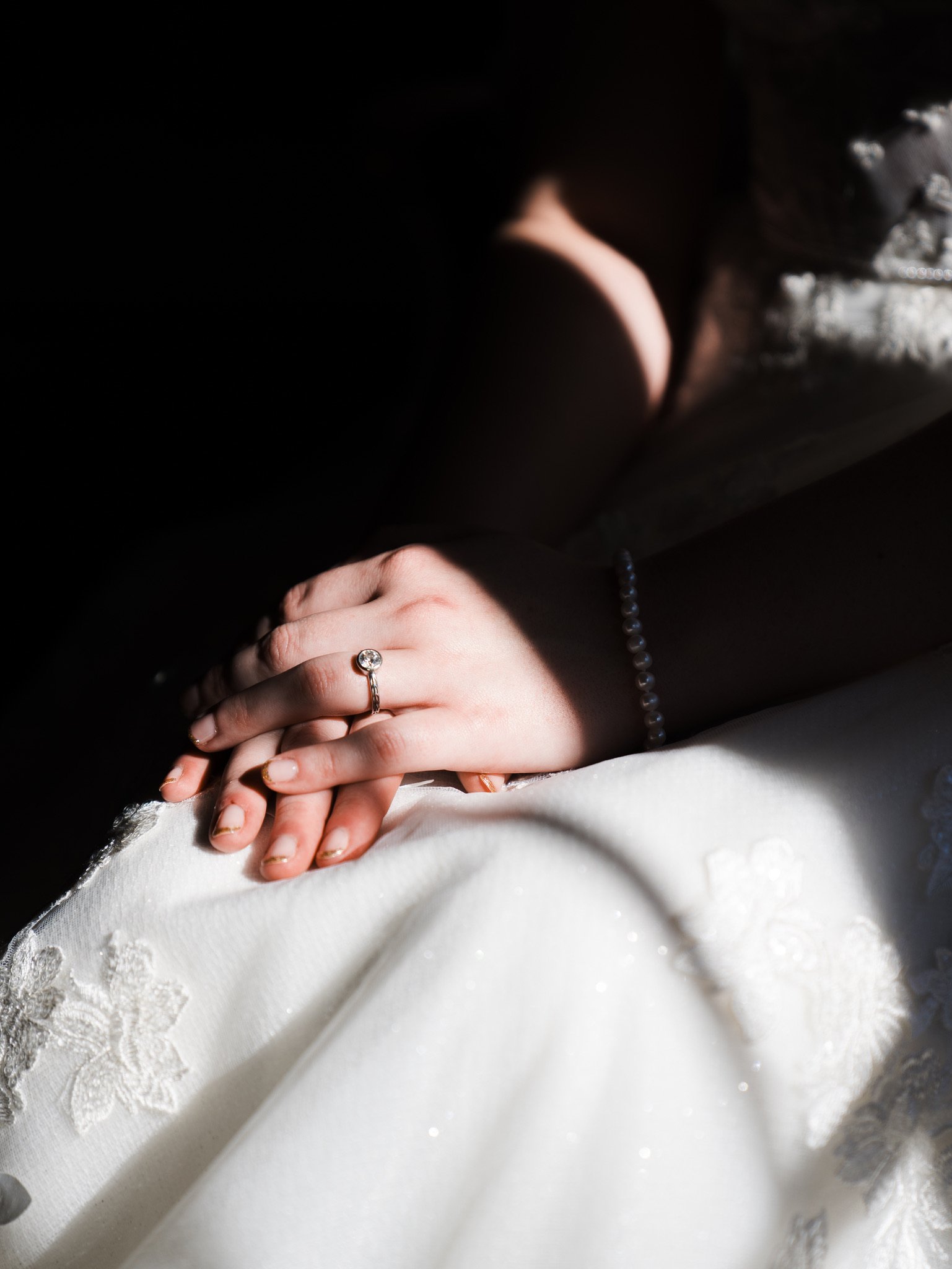Cassidy & Jeffrey Glass: The dress and wedding details.