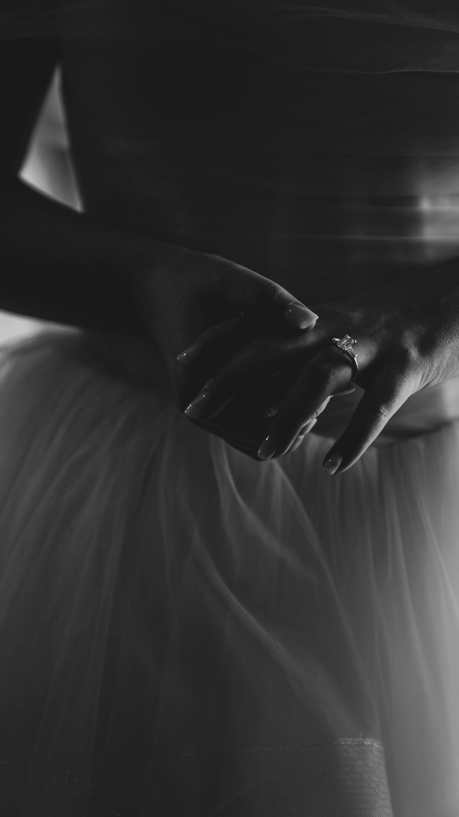 Claudia & Garrett Faulkner: The dress, flowers and wedding details.