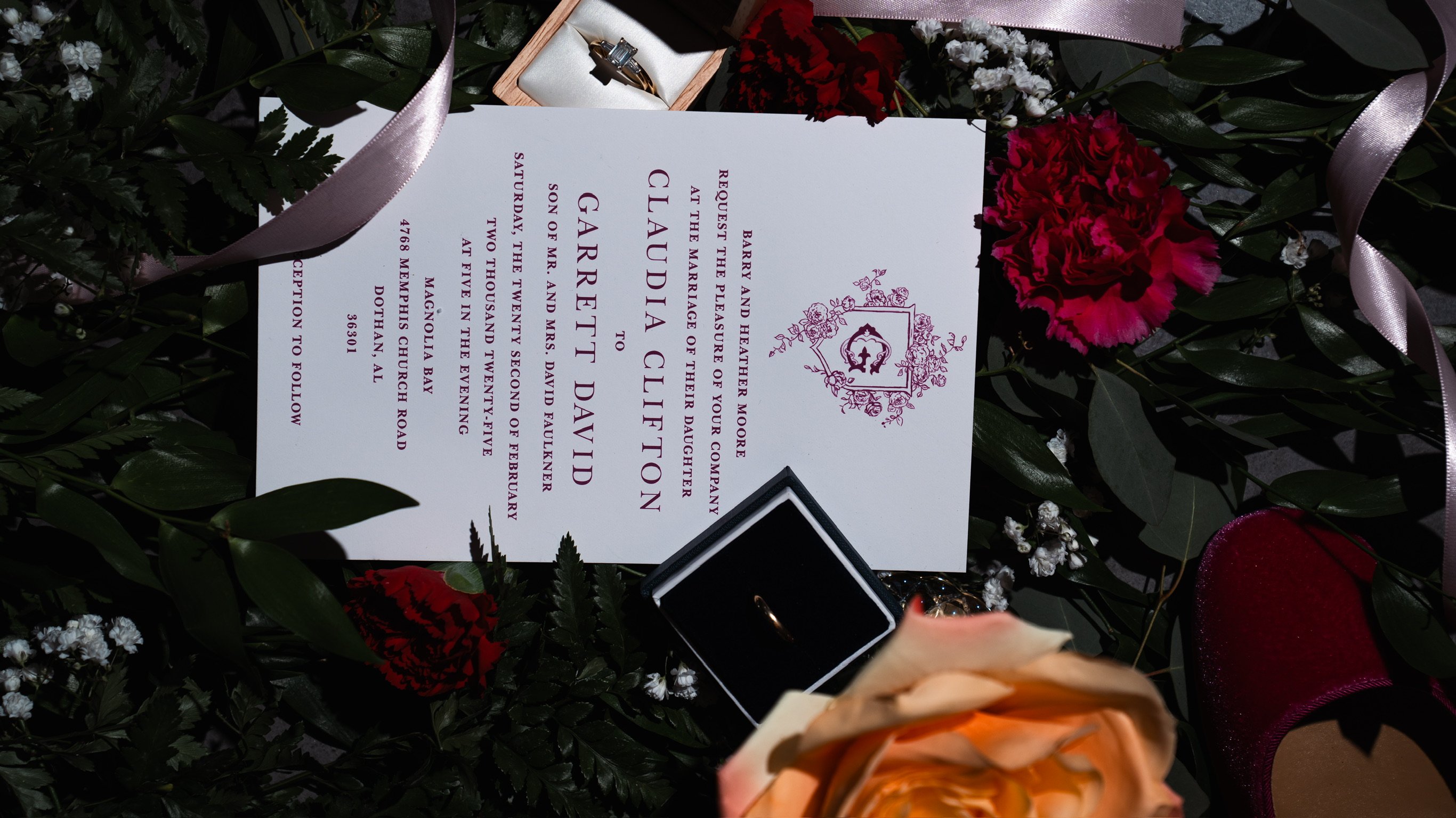 Claudia & Garrett Faulkner: The dress, flowers and wedding details.