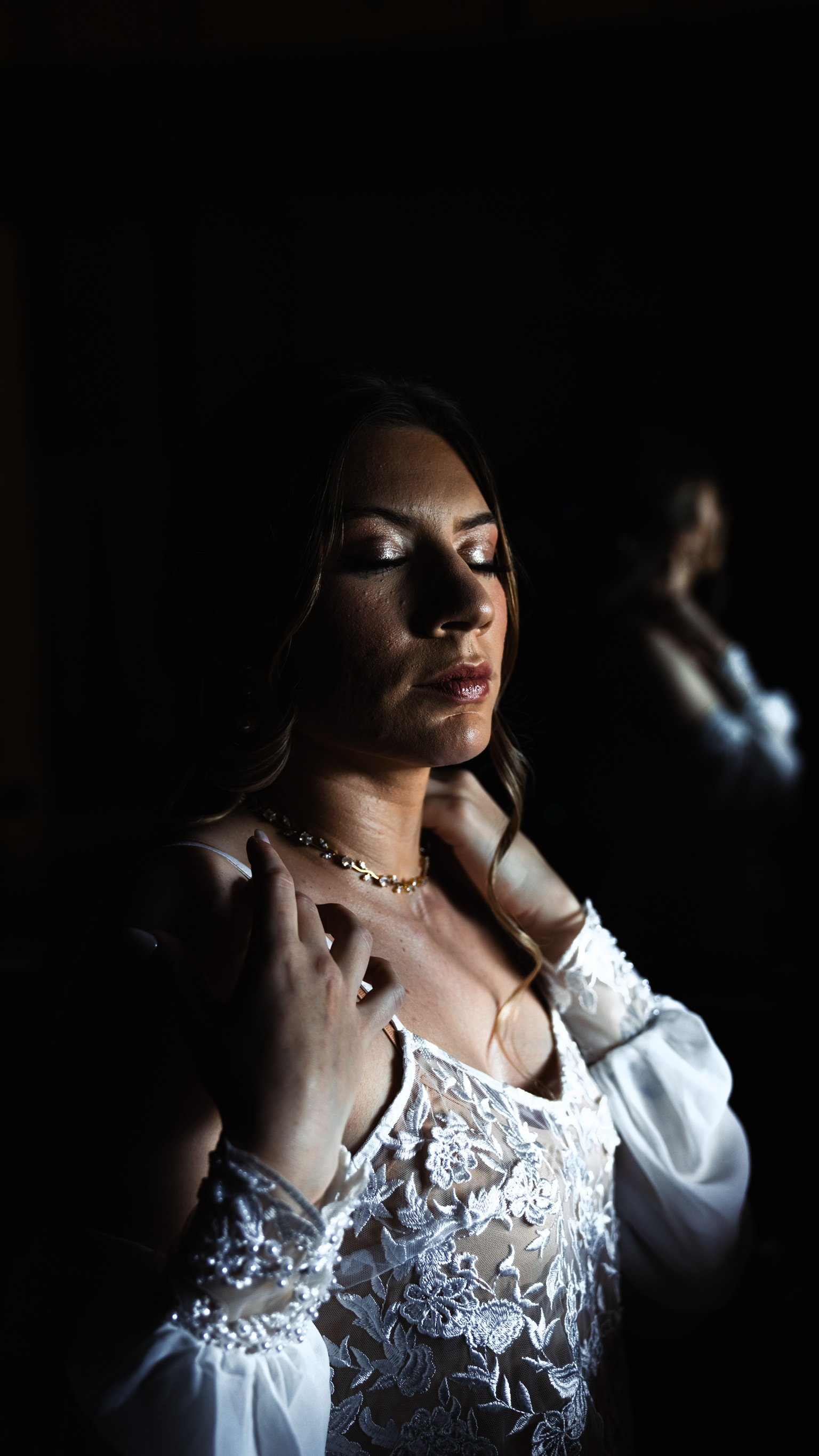 Raina & William Bertrand: Getting ready with Raina.
