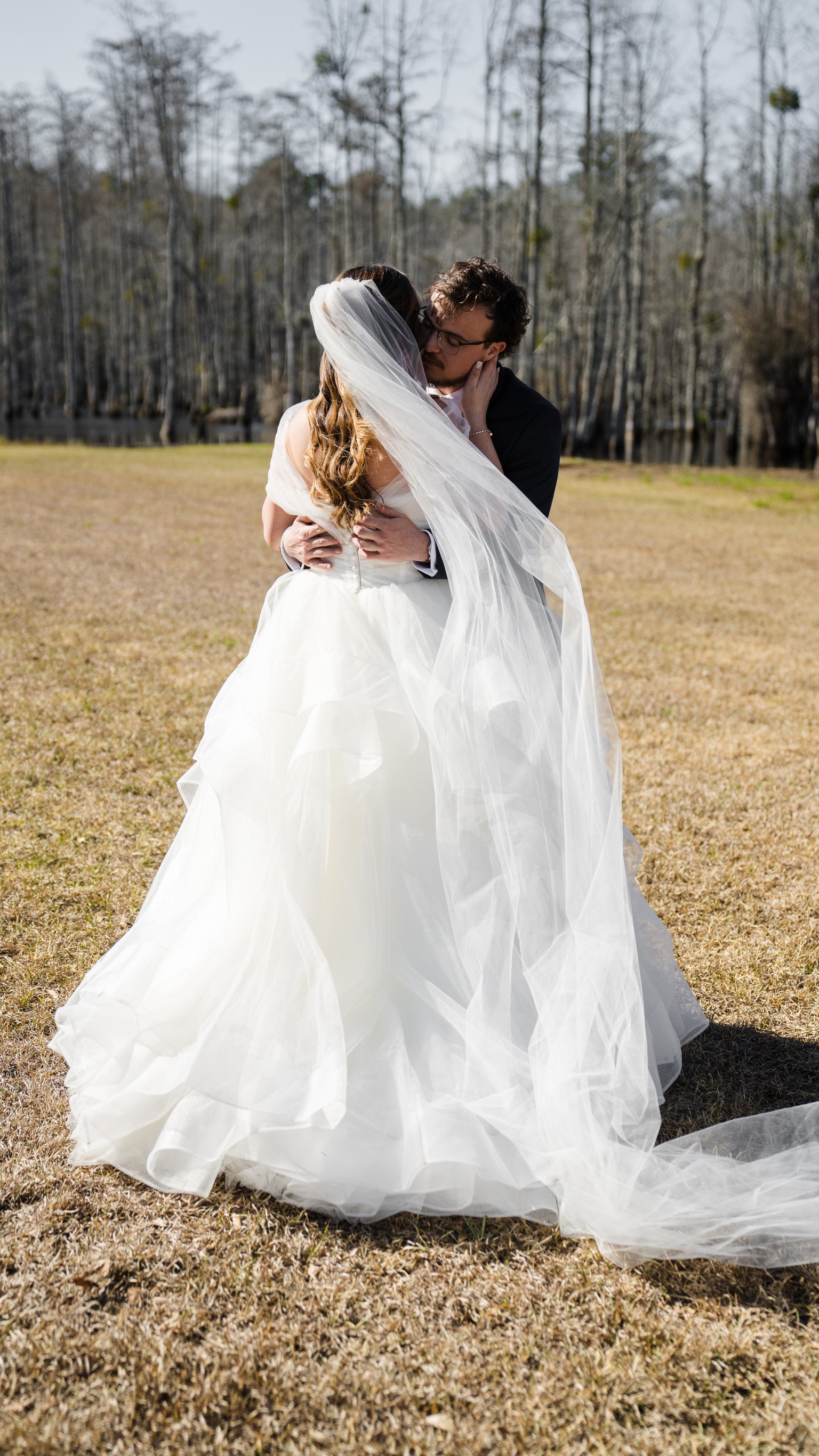 Claudia & Garrett Faulkner: The first look photographs.