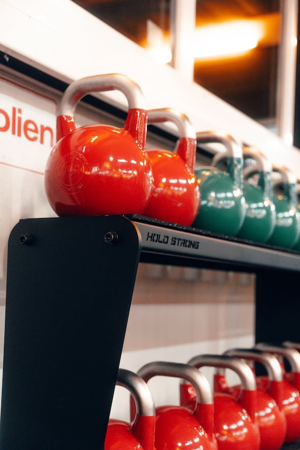 FITBASE Heidelberg - HYROX AREA - Kettlebells - Close-Up