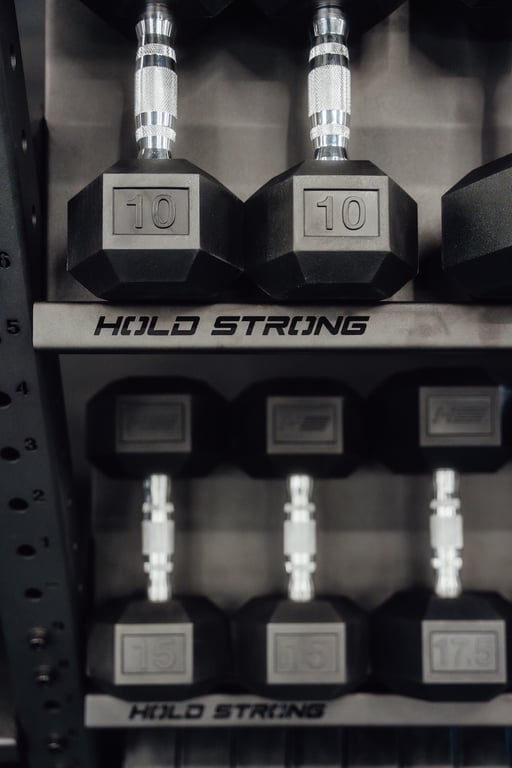 HOLD STRONG Sale – Ausstellungsstücke, Competition-Ware und Equipment