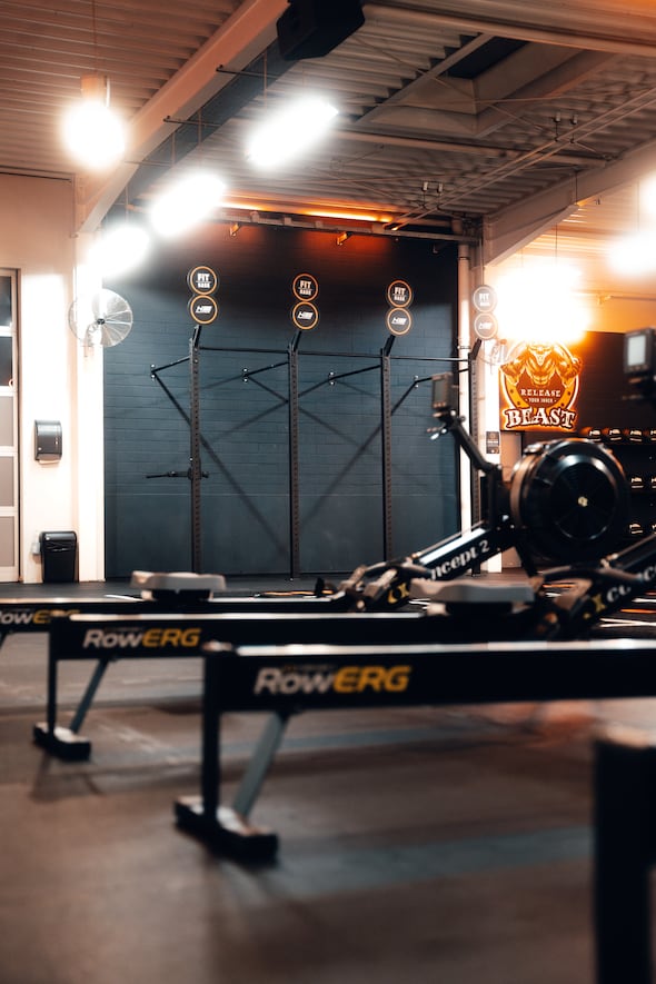 FITBASE - HYROX Area - Cardio + Wall-Ball RIG