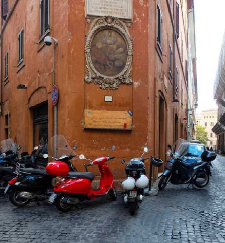 Via del Governo Vecchio a Roma negozi vintage