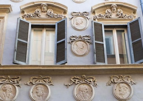 Via del Governo Vecchio a Roma negozi vintage