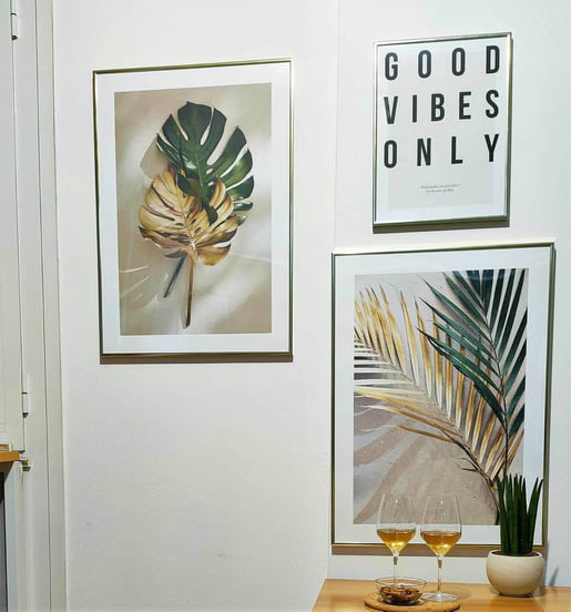 3 Poster foglie tropicali Golden Vibe in cucina