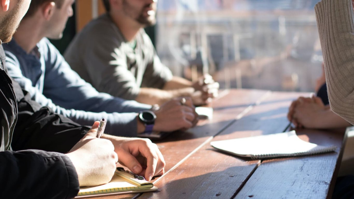 Speak-openly-and-truthfully-with-your-employees@2x.jpg