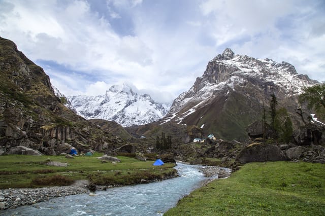 Har Ki Dun Trek Water Steam