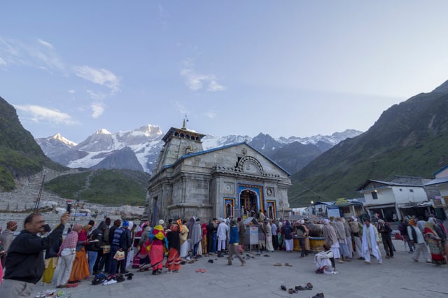 kedarnath temple mountain view